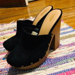Mossimo Target Retro Style Clogs: Never been worn